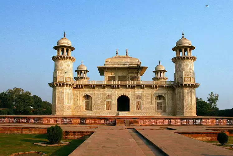 Delhi to Agra Cab