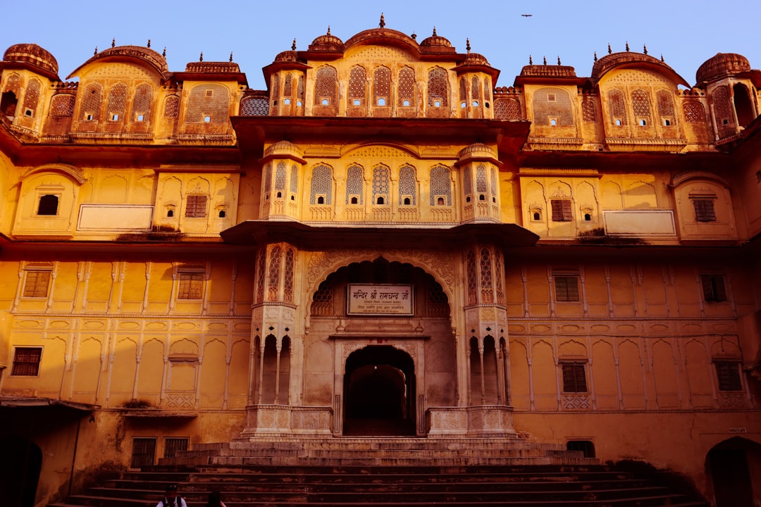 Dehradun to Jaipur Cabs