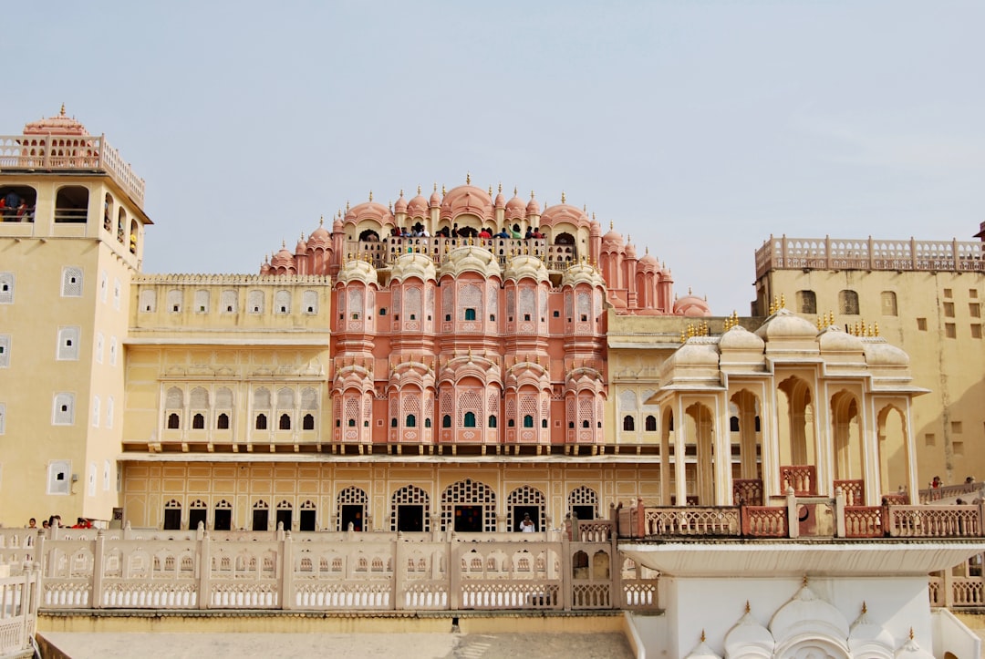 Dehradun to Jaipur Cabs