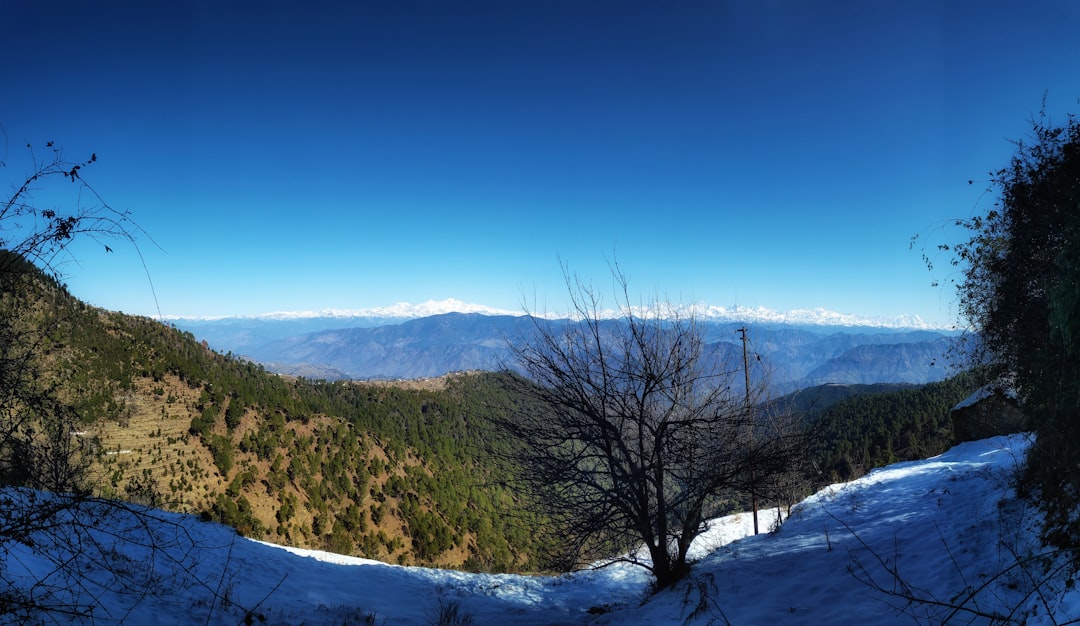 Dehradun Airport to Kanatal Taxi