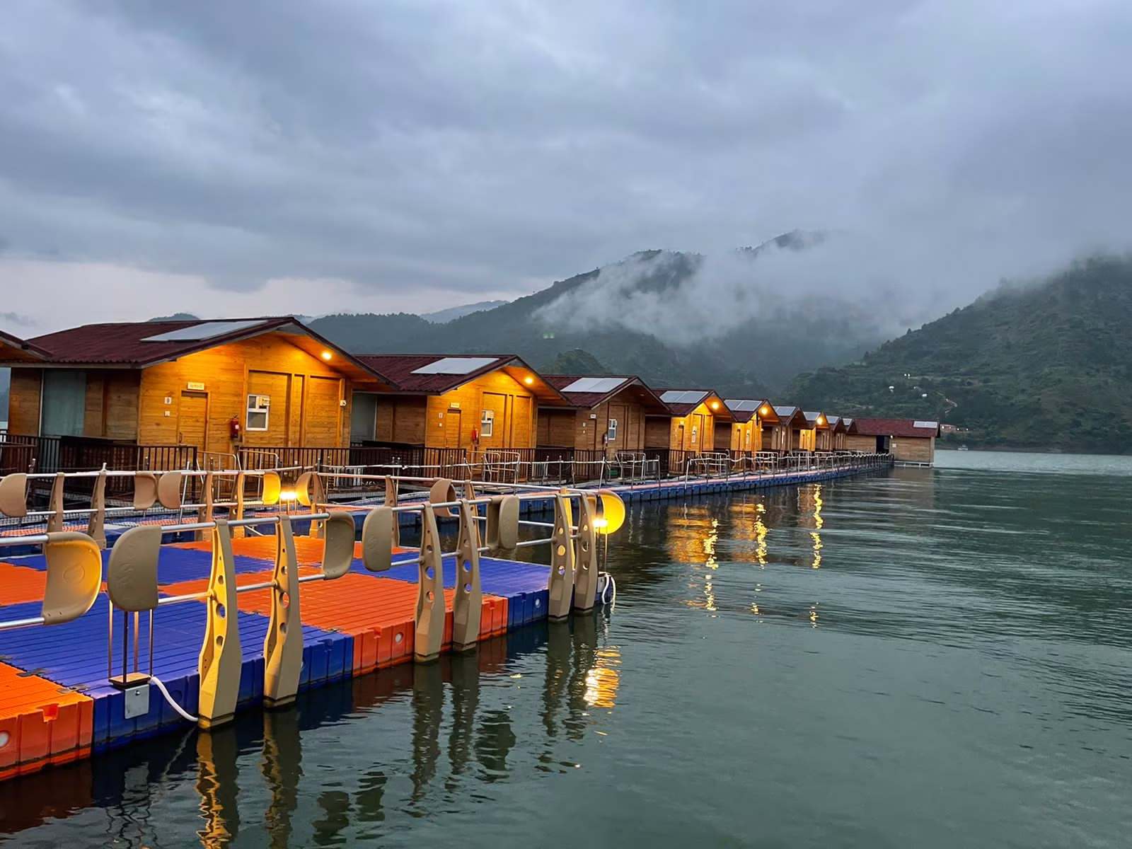 Mussoorie to Tehri  Taxi